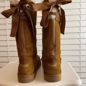 Kookaburra By Ugg - size 8 - gently used